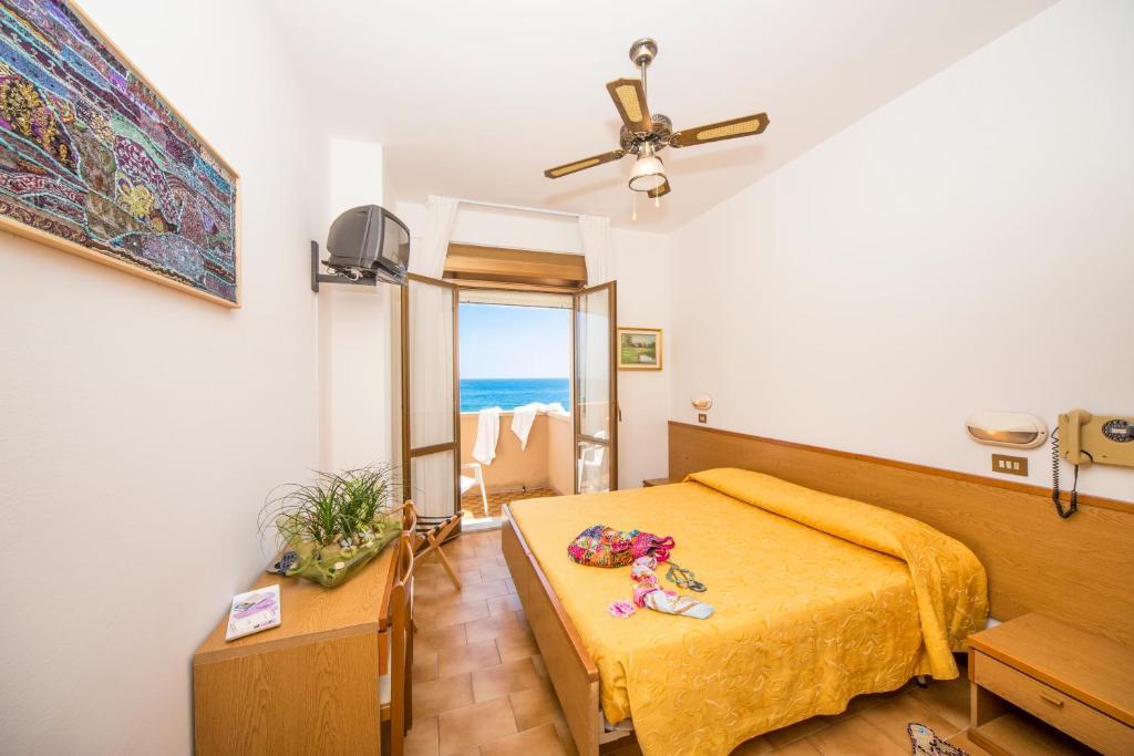 Hotel Touring Misano Adriatico Quarto foto